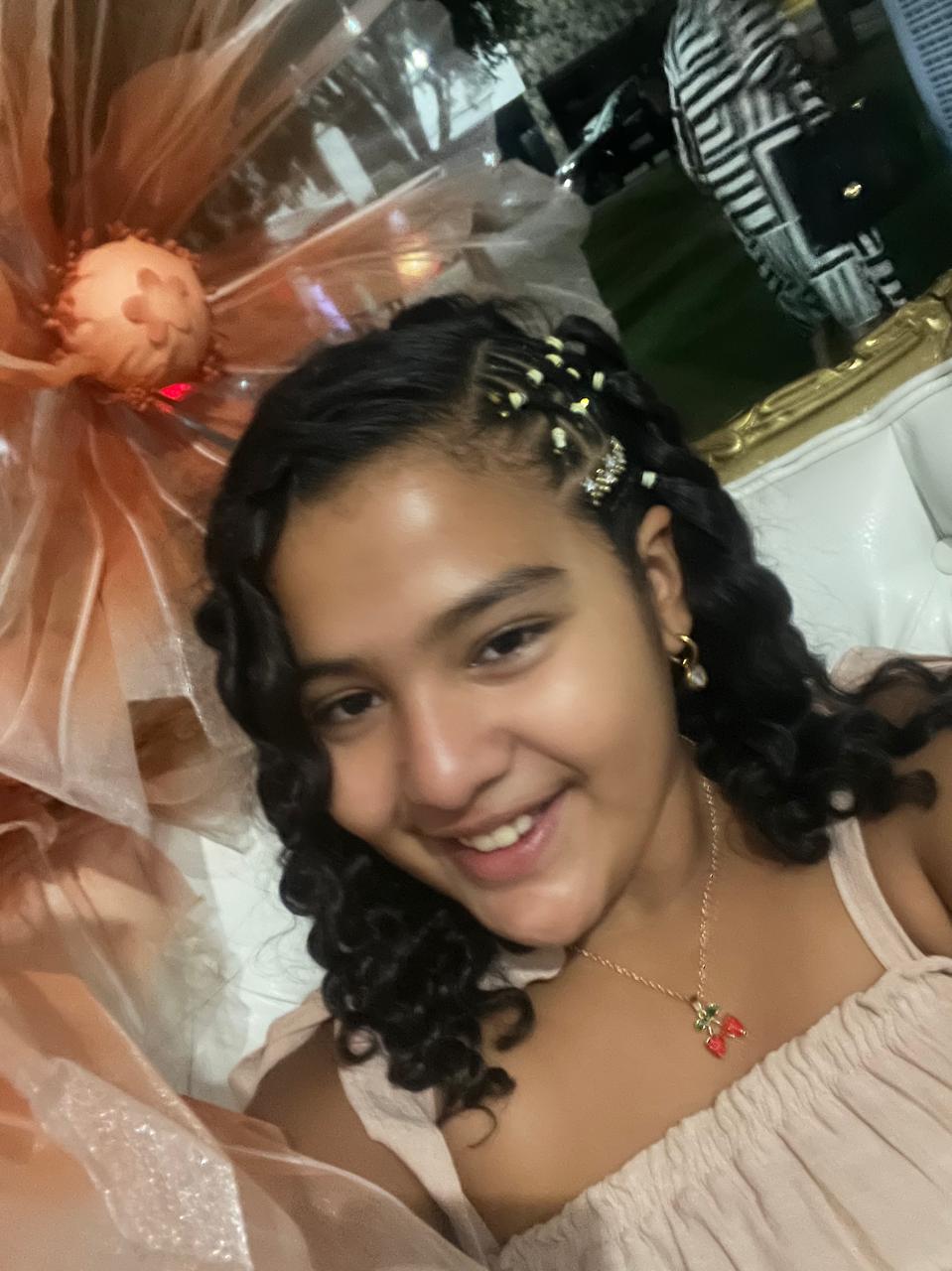 Victoria Dipp Hernández — Primera Comunión